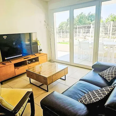 아파트 Apartment Classe 4 Etoiles By Interhome